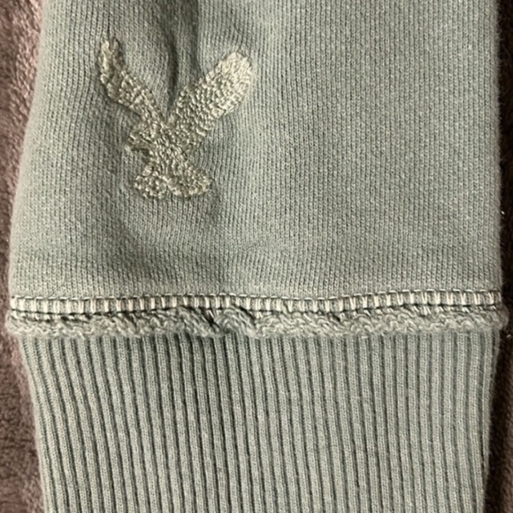 American Eagle Distressed v-neck sweatshirt - Picture 5 of 5